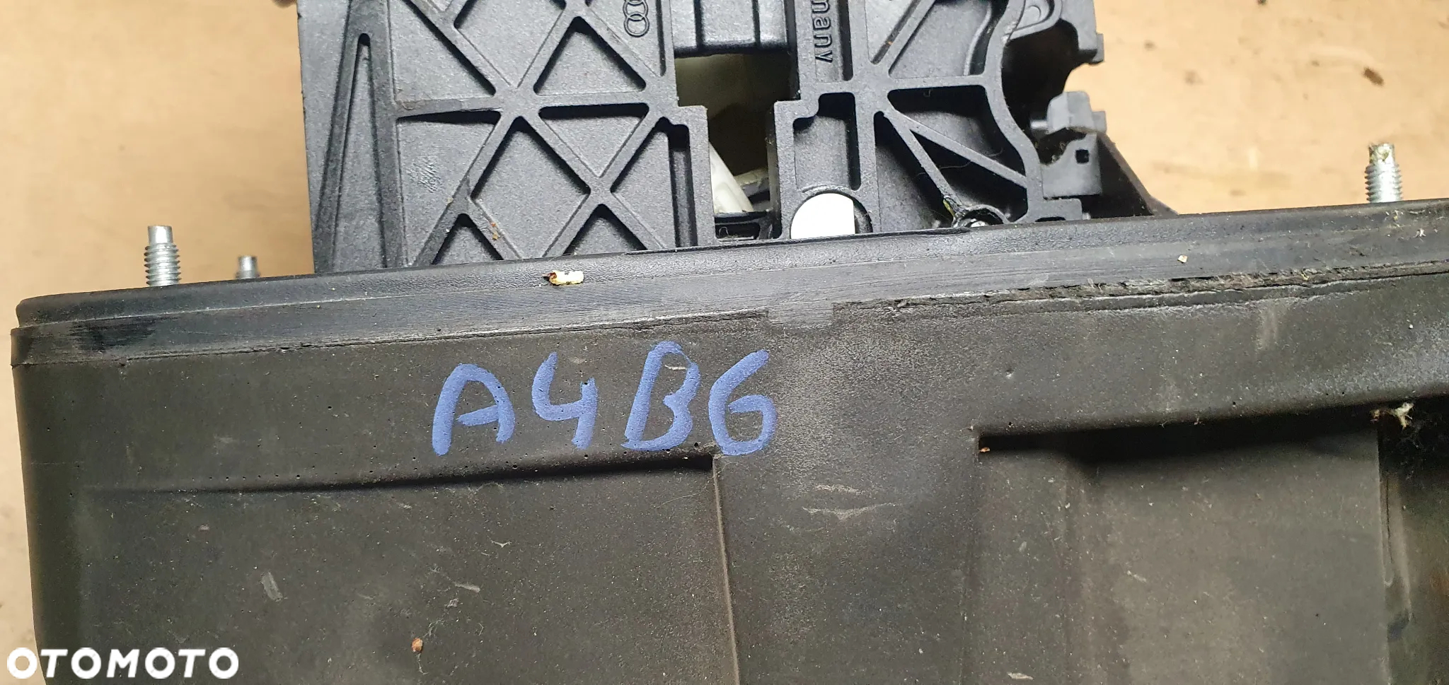 Wybierak lewarek biegów linka automat Audi A4 B6 8E1713111N - 7