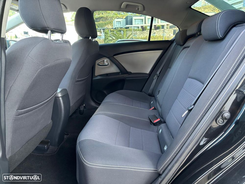 Toyota Avensis SD 2.0 D-4D Exclusive+GPS - 9