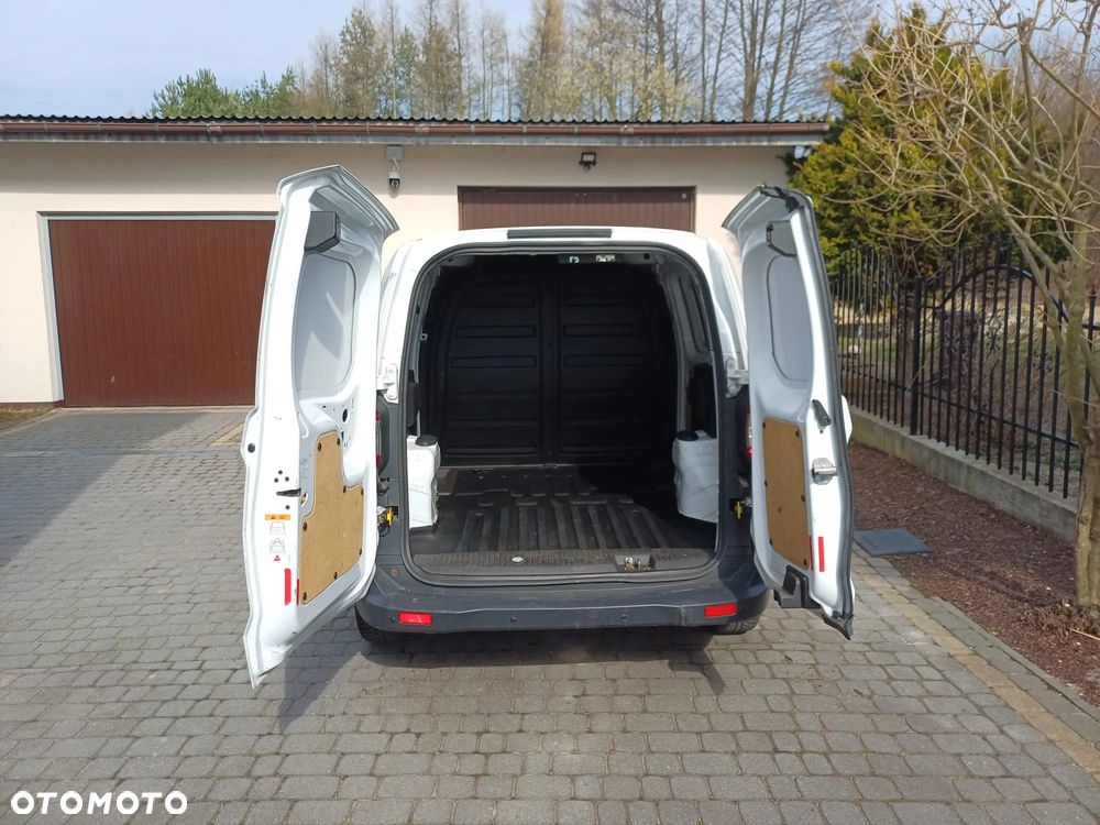 Ford Transit Courier - 9