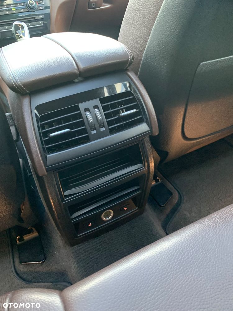 BMW X5 xDrive35i - 30
