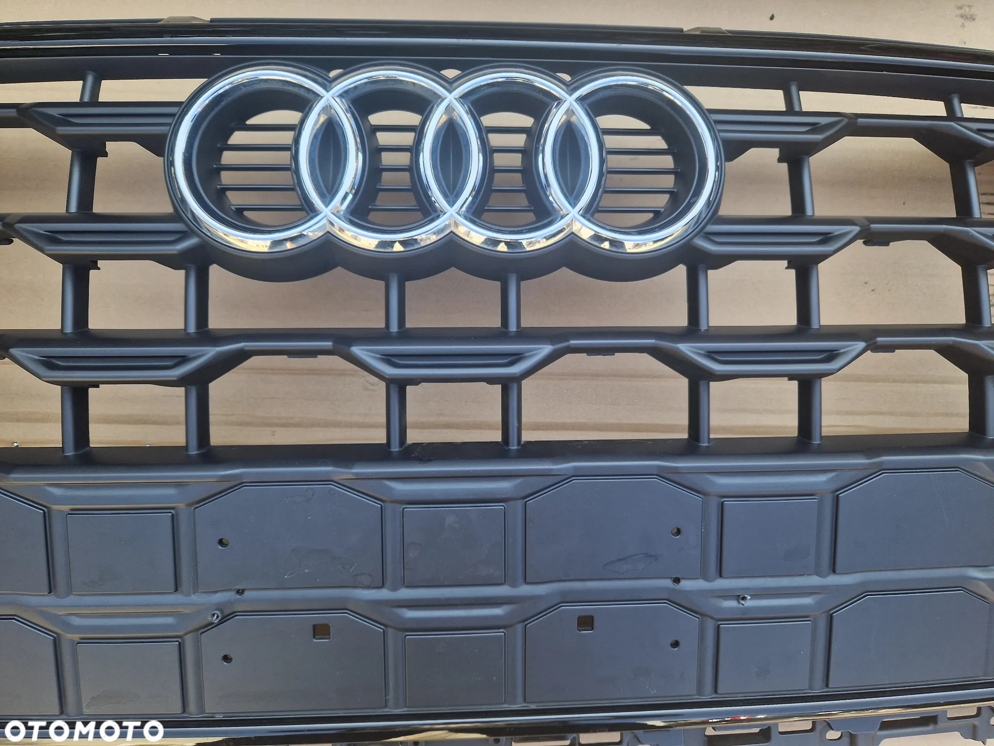 Audi Q2 LIFT atrapa grill 81A853651H - 6