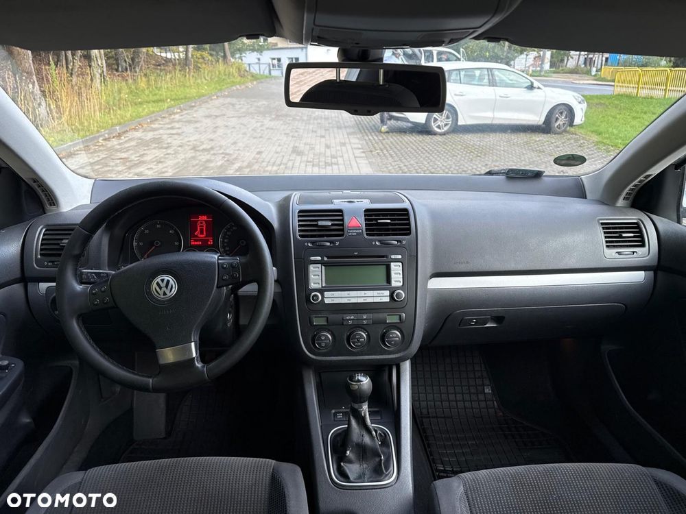 Volkswagen Golf - 6