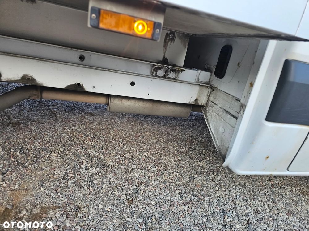 Mercedes-Benz Sprinter - 13