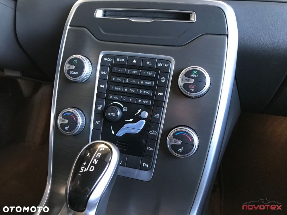 Volvo XC 70 D4 Geartronic Summum - 17