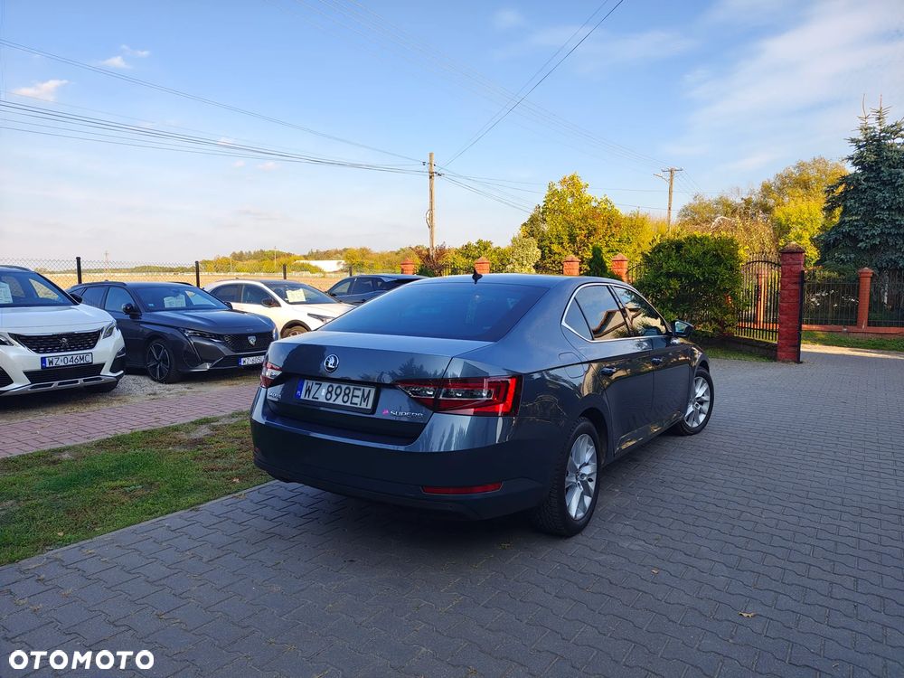 Skoda Superb 2.0 TDI Style DSG - 27