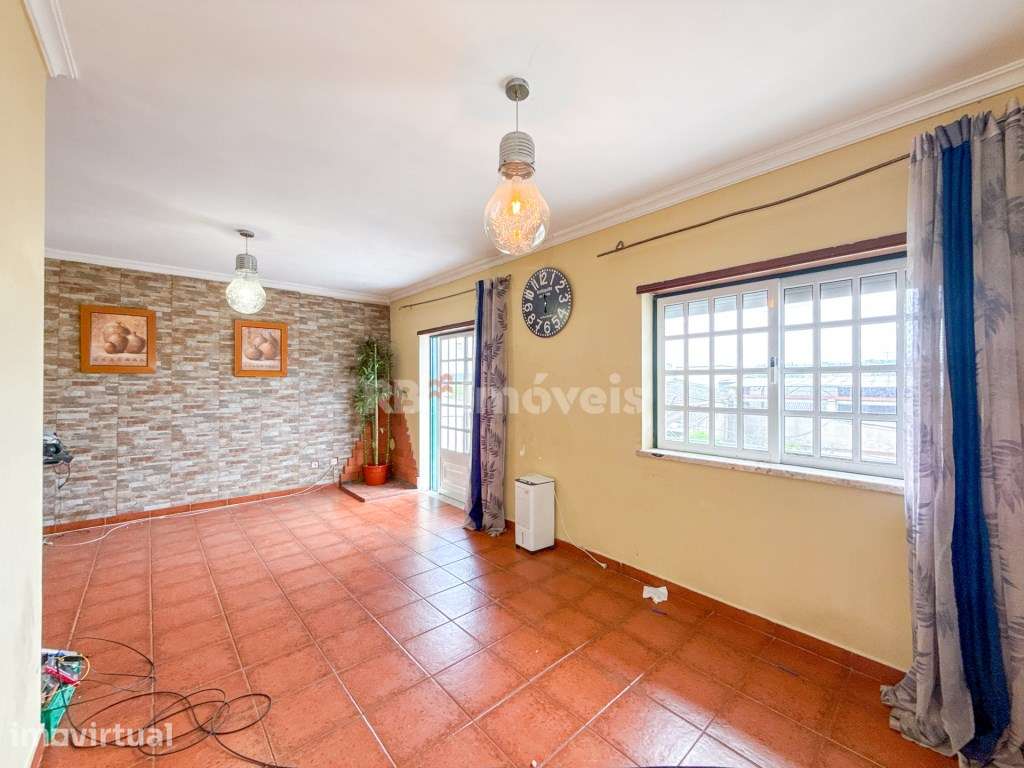 Apartamento T3 c/ Varanda, Garagem e Sótão - no Rossio, em Abrantes - Grande imagem: 3/30