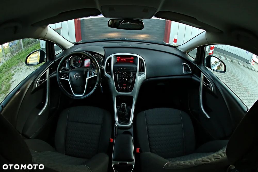 Opel Astra 1.7 CDTI DPF Cosmo - 11