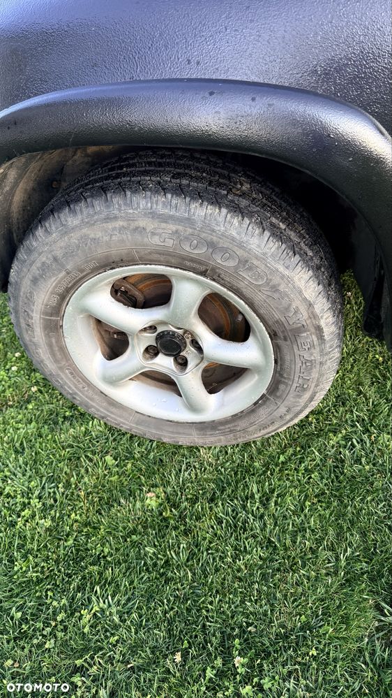 Toyota RAV4 - 6