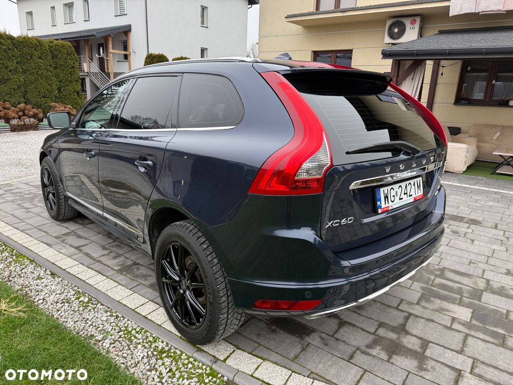 Volvo XC 60 D5 AWD Geartronic Summum - 9