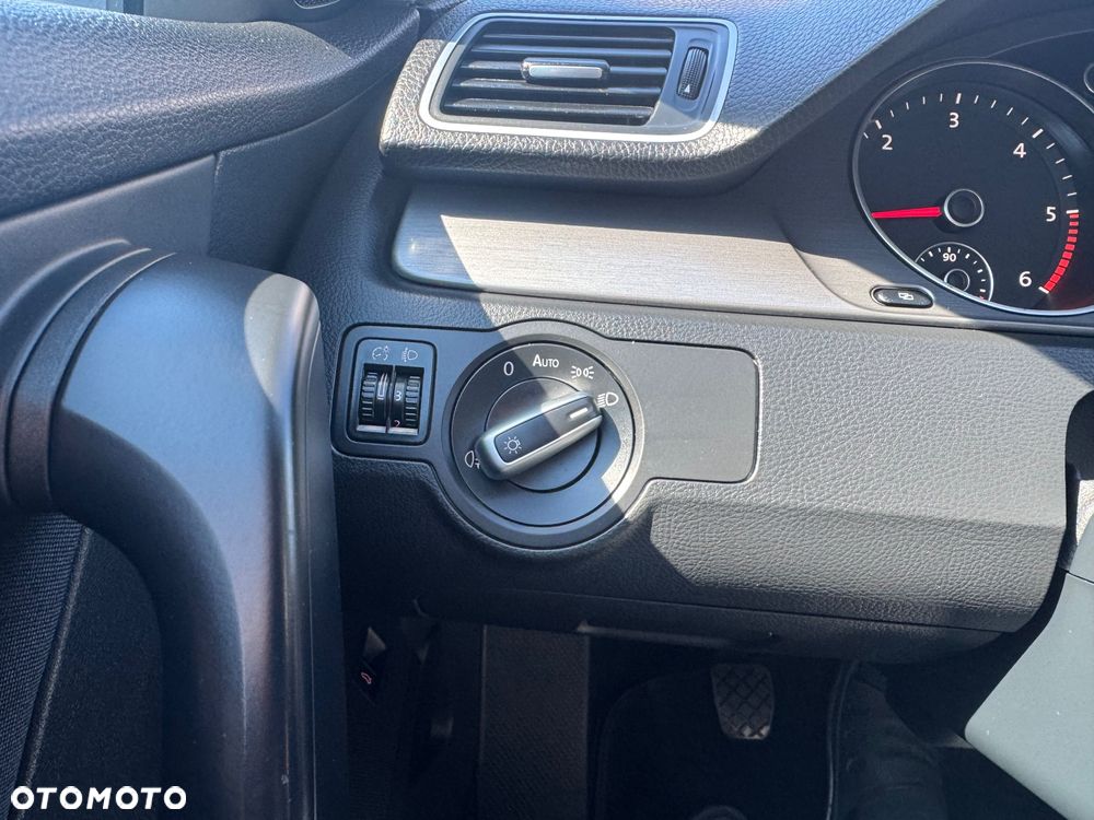 Volkswagen Passat 1.6 TDI Comfortline - 22