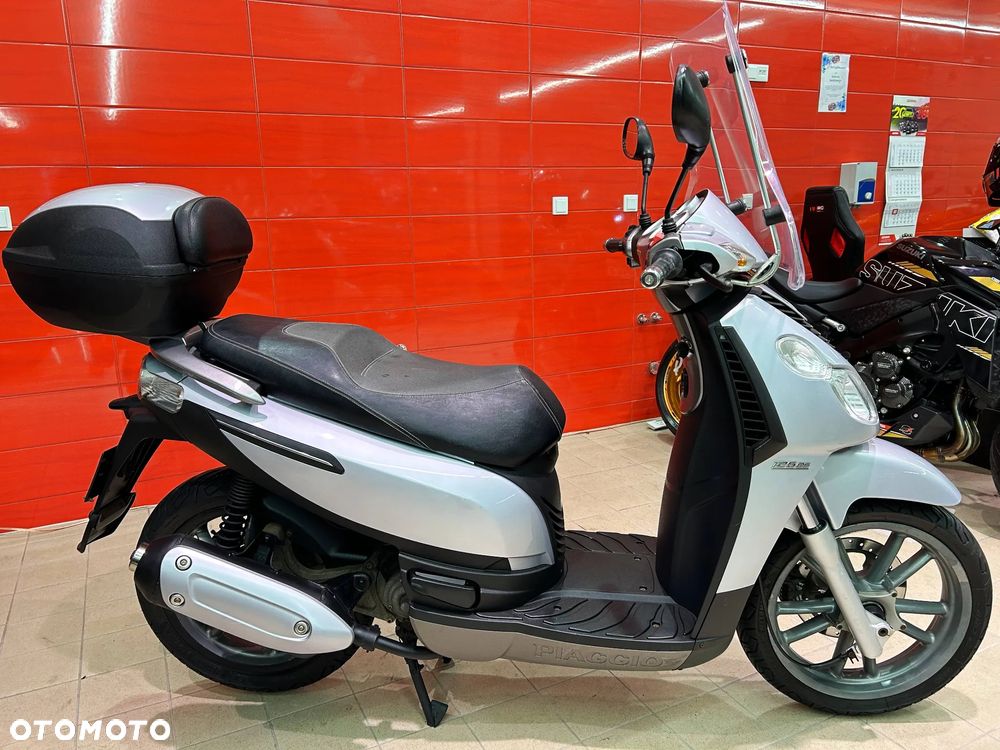 Piaggio Carnaby - 2