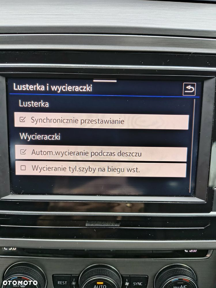 Volkswagen Passat - 32