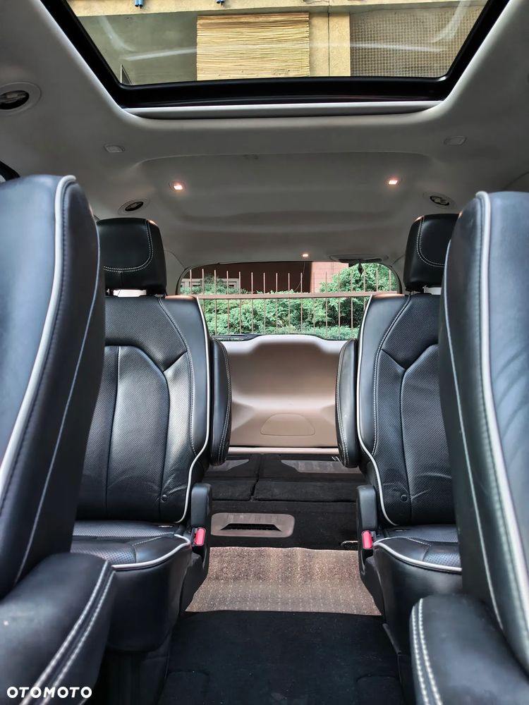 Chrysler Pacifica - 7