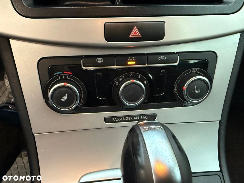 Volkswagen Passat 2.0 TDI DSG BlueMotion Technology Comfortline - 19