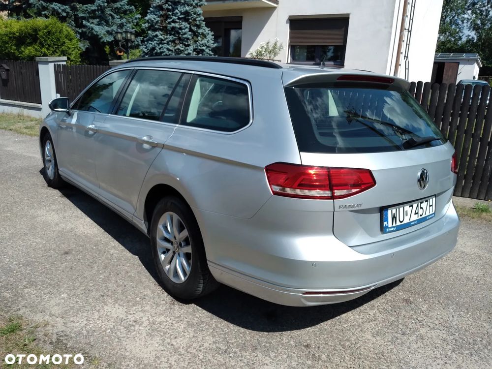 Volkswagen Passat - 4