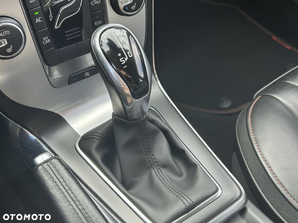 Volvo V40 - 20