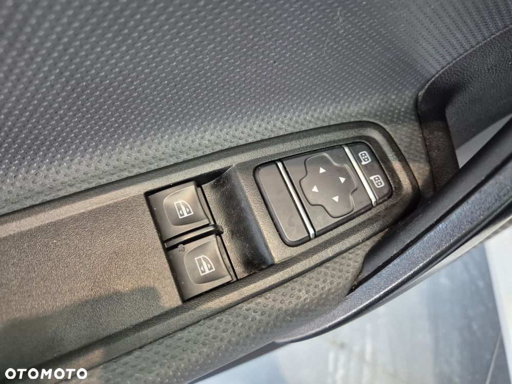Mercedes-Benz Citan 110 CDi / AVANTGARDE / UNIKATOWY / 1 WŁ. / BEZWYPADKOWY / NISKI PRZEBIEG / AUTOMAT / KAMERA COFANIA / APPLE CARPLAY + ANDROID AUTO / HAK / RELINGI DACHOWE / EURO 6 - 21