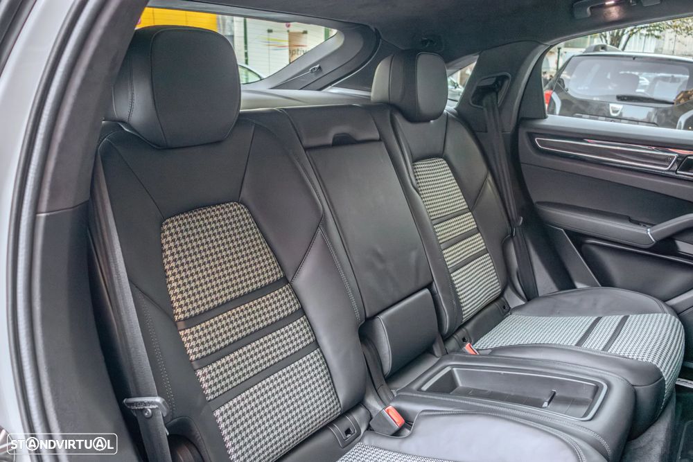 Porsche Cayenne Coupé E-Hybrid - 43