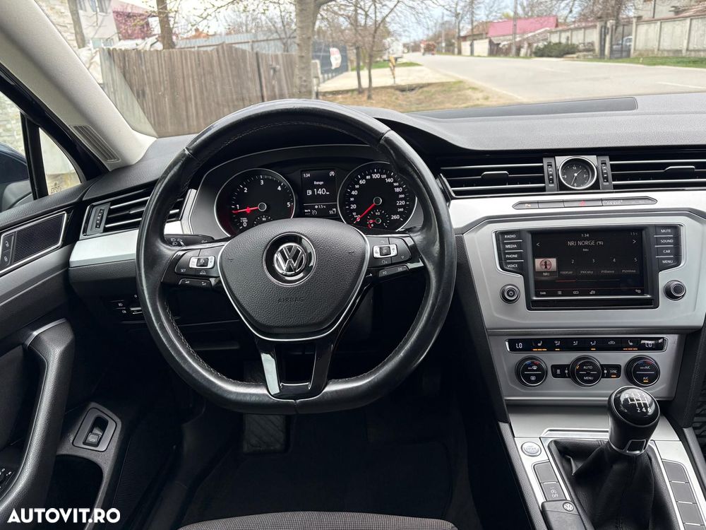 Volkswagen Passat 1.6 TDI (BlueMotion Technology) Comfortline - 17