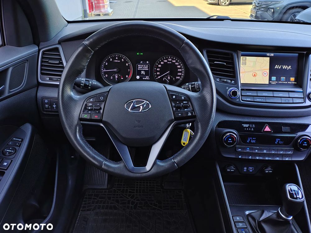 Hyundai Tucson 1.6 GDI BlueDrive GO 2WD - 11
