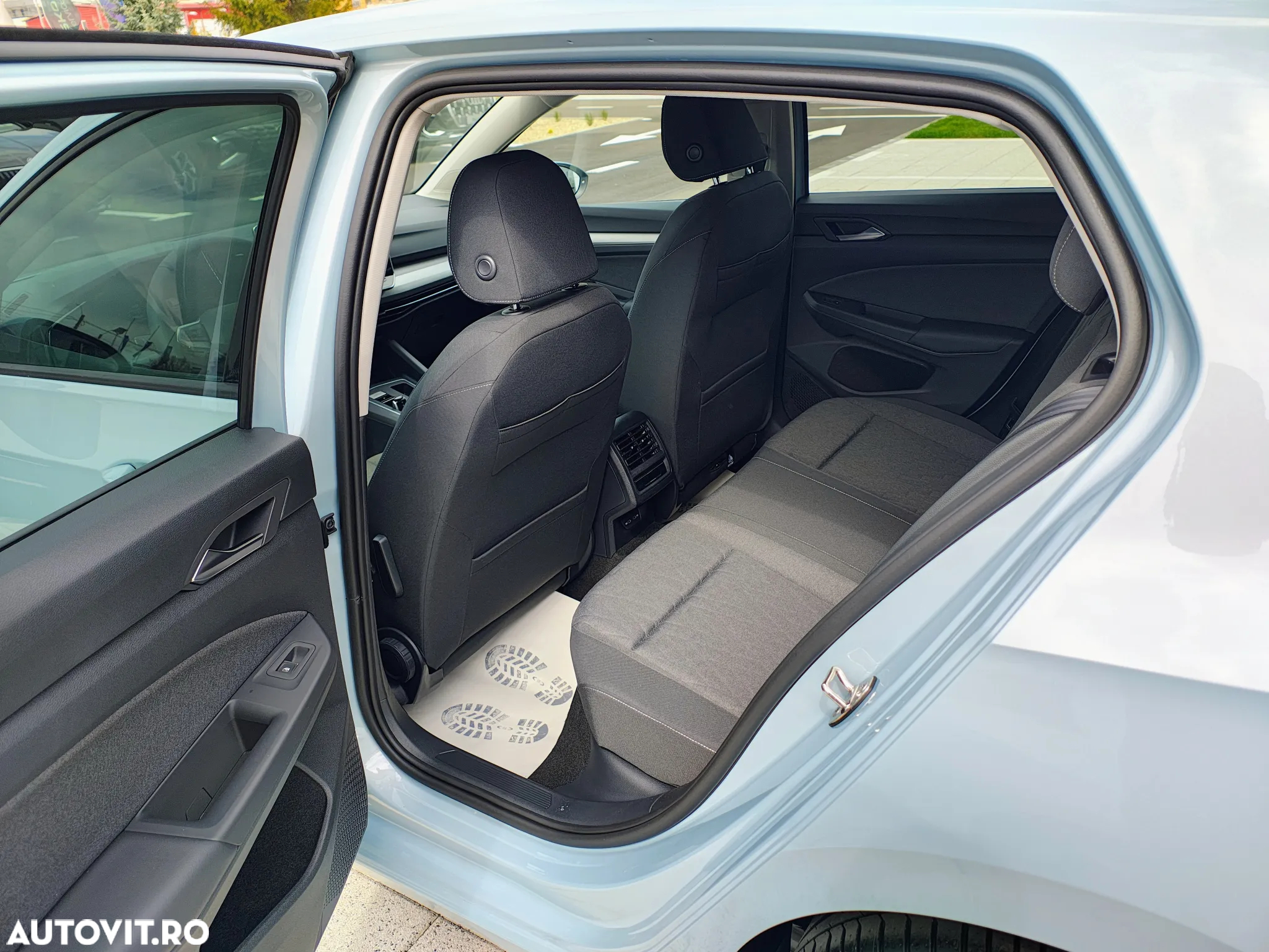 Volkswagen Golf - 11