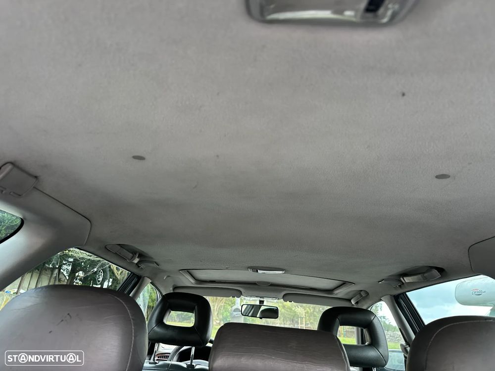 Toyota Avensis SW 2.0 D4D Sol EC+ABC - 19