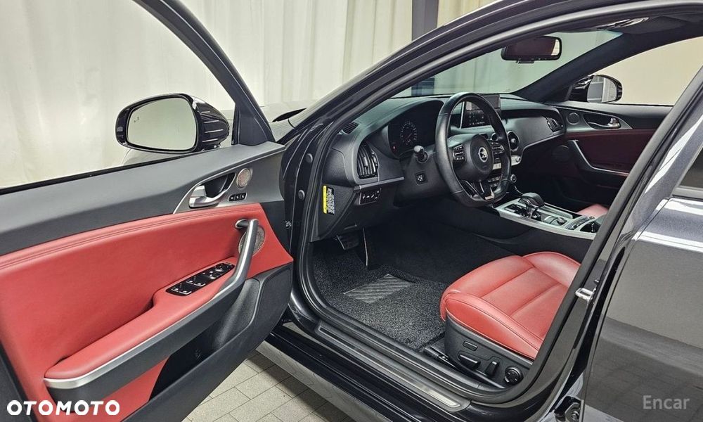 Kia Stinger - 13