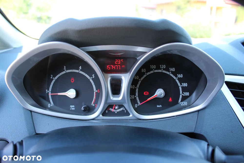 Ford Fiesta 1.4 Titanium - 20
