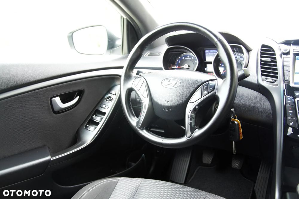 Hyundai i30 blue 1.6 GDI Passion - 31