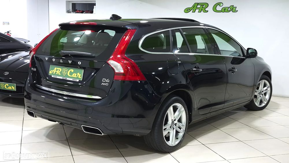 Volvo V60 D6 Plug-In-Hybrid AWD Geartronic Momentum - 4