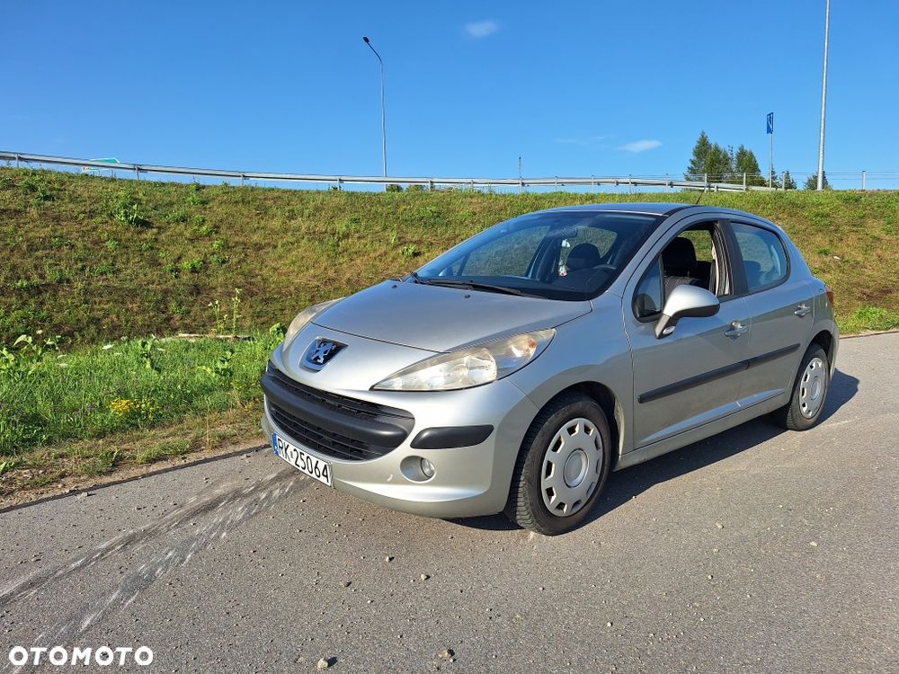 Peugeot 207 - 1