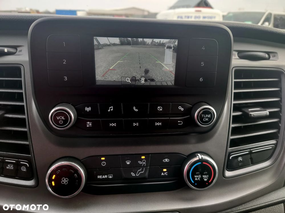 Ford Transit Custom 290 L2H1 Limited - 9