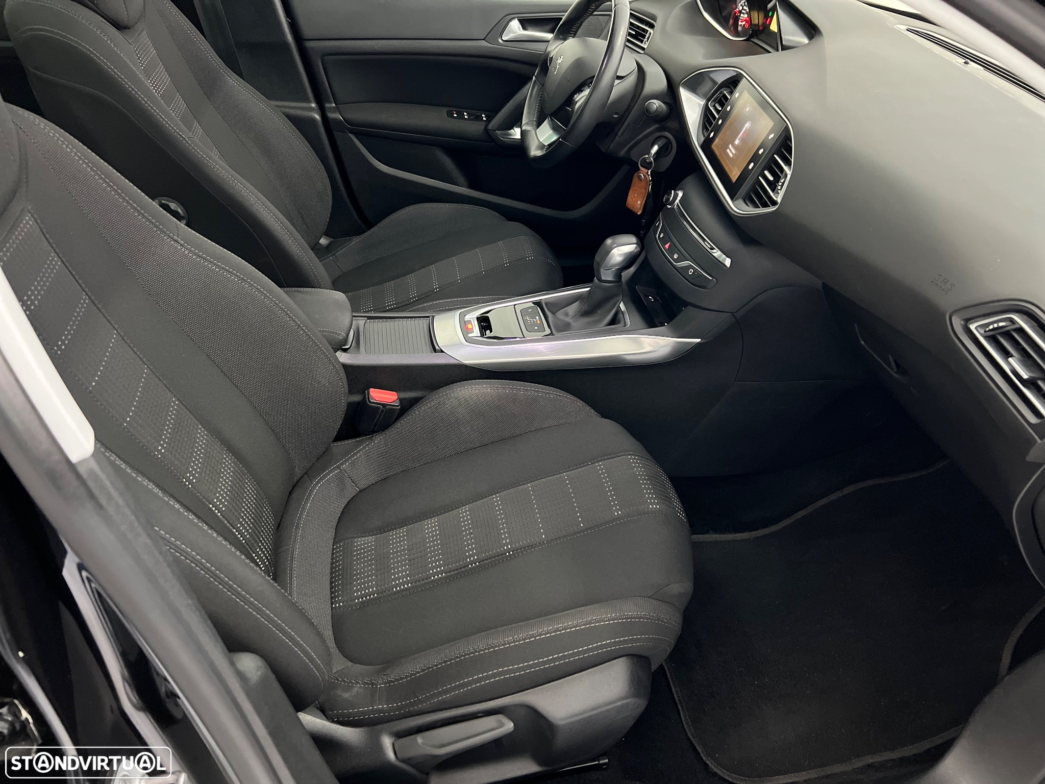Peugeot 308 SW BlueHDi 120 EAT6 Stop & Start Active - 32