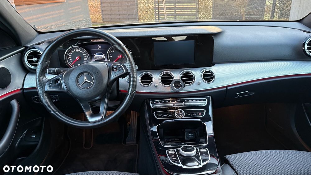 Mercedes-Benz Klasa E 220 d 9G-TRONIC - 13