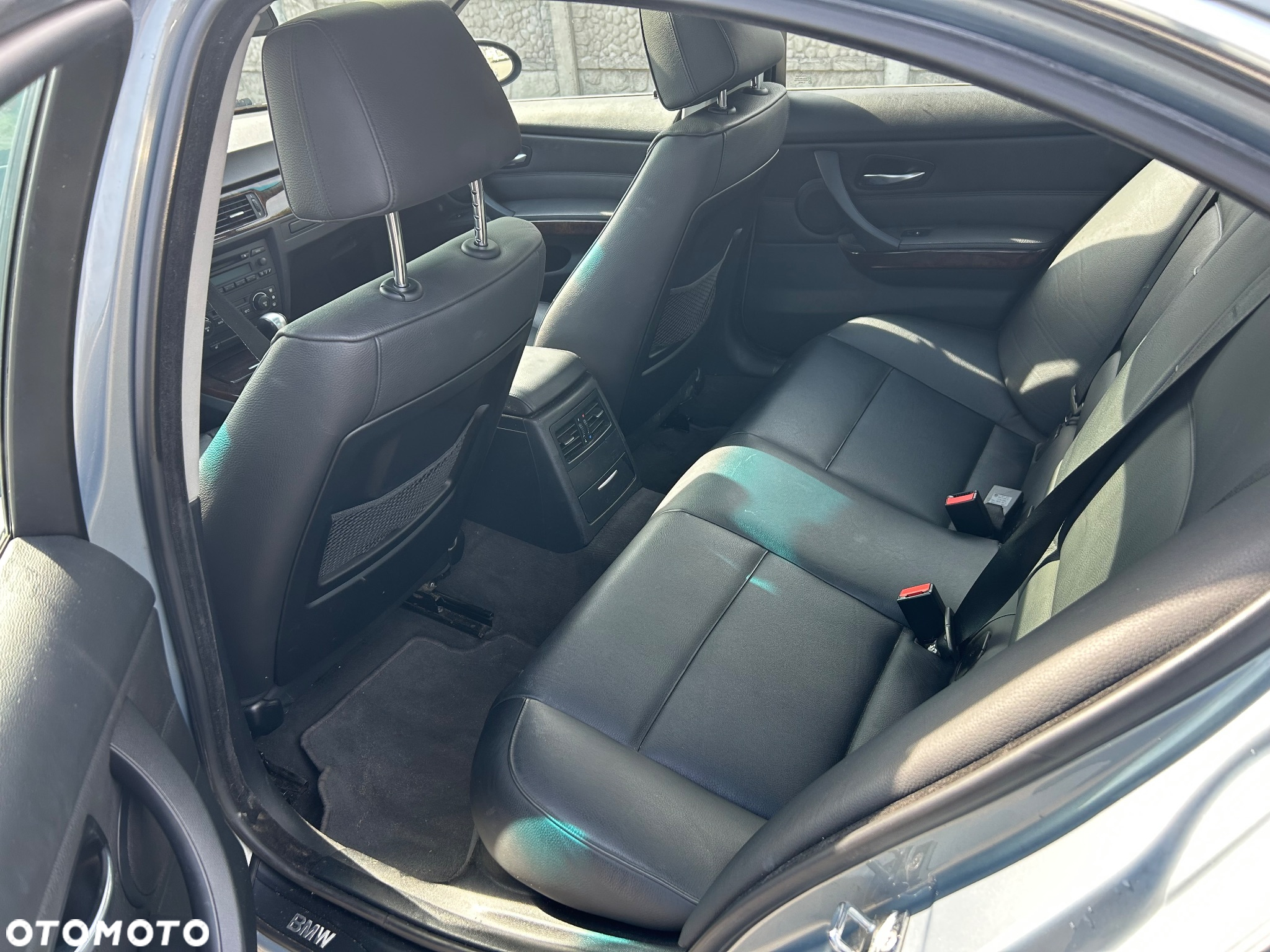 BMW Seria 3 330i Touring - 13