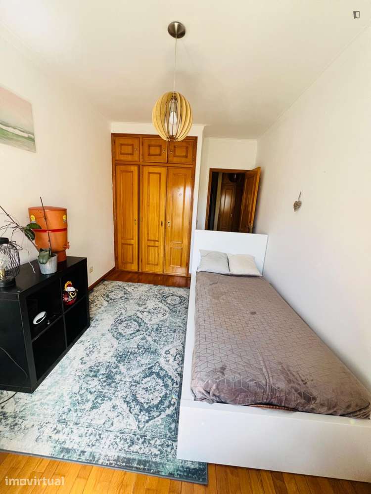 Quarto - localizado em Lisbon - Grande imagem: 5/13