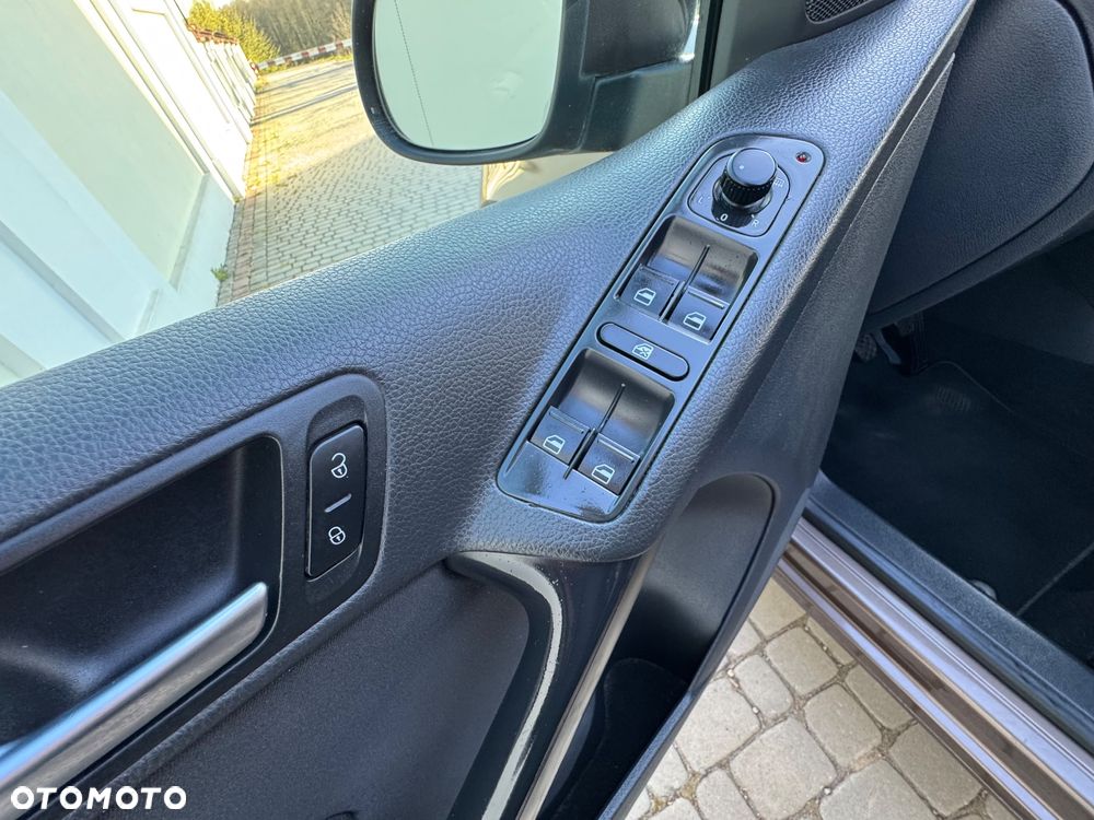 Volkswagen Tiguan - 24