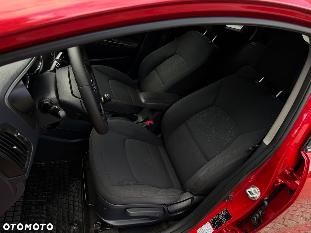 Kia Rio - 21