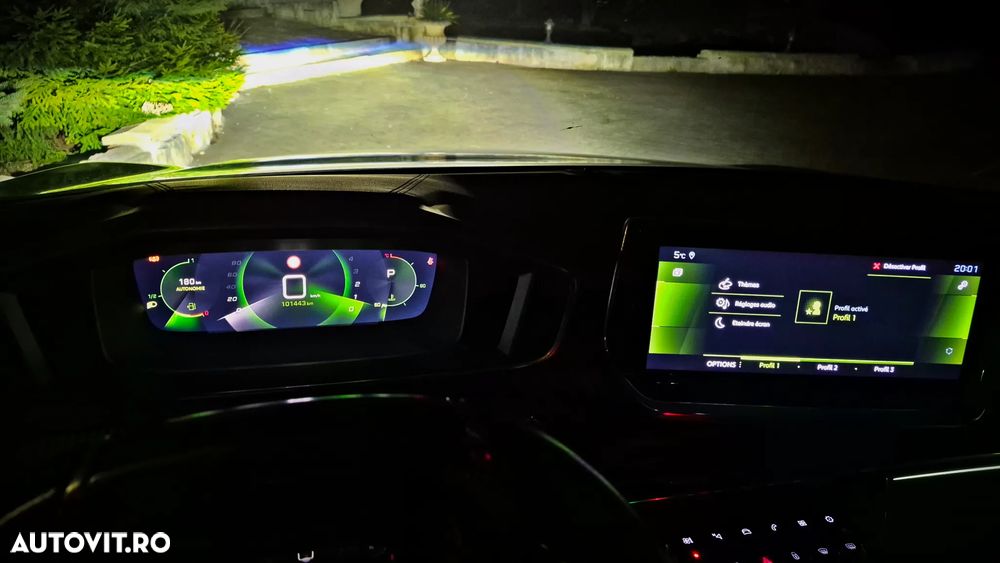 Peugeot 208 PureTech 130 EAT8 GT - 29