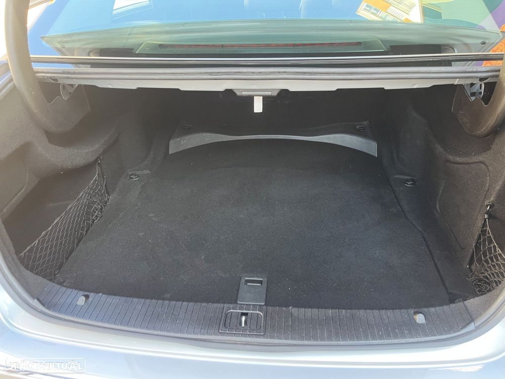 Mercedes-Benz E 250 CDI Avantgarde BE Auto. - 17