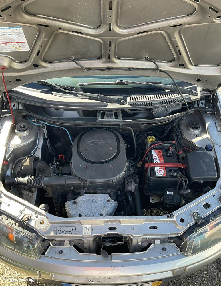 Fiat Punto 1.2 16V HLX - 16