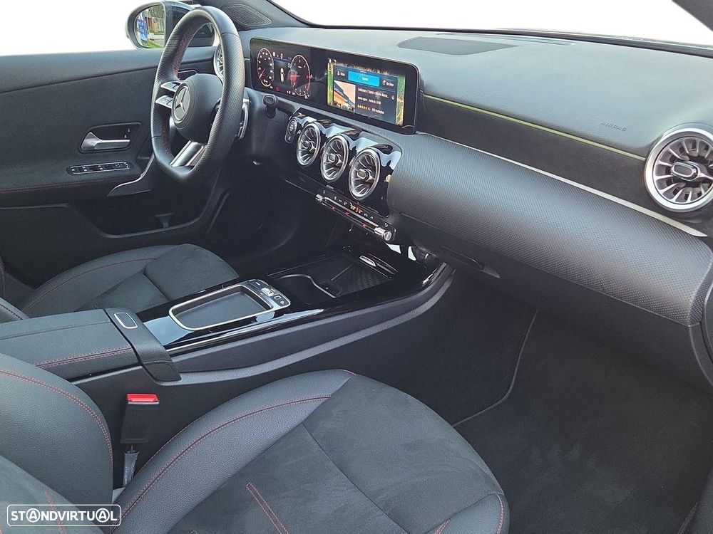Mercedes-Benz A 180 d 8G-DCT AMG Line - 23