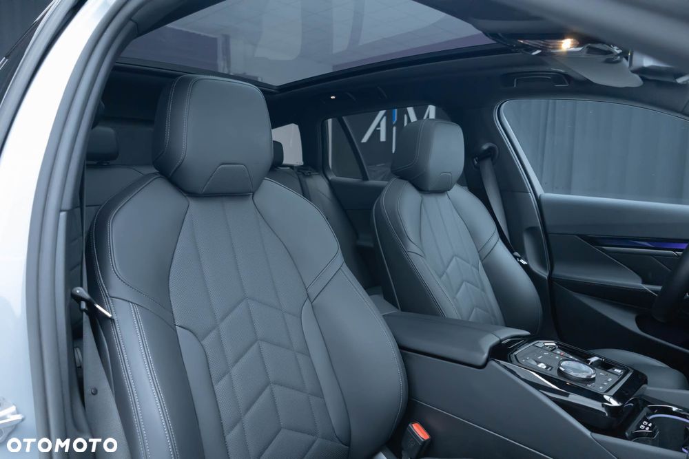 BMW Seria 5 520d xDrive - 32
