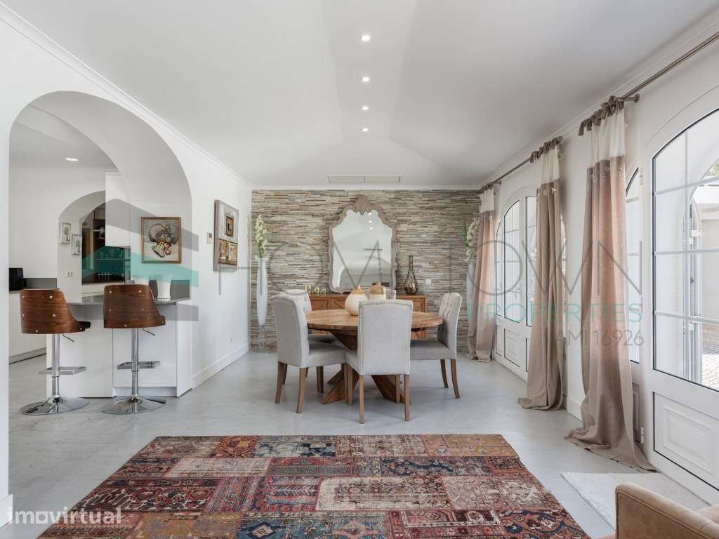 Moradia de Prestígio com 7 Quartos em Santa Bárbara de Nexe - Grande imagem: 4/55