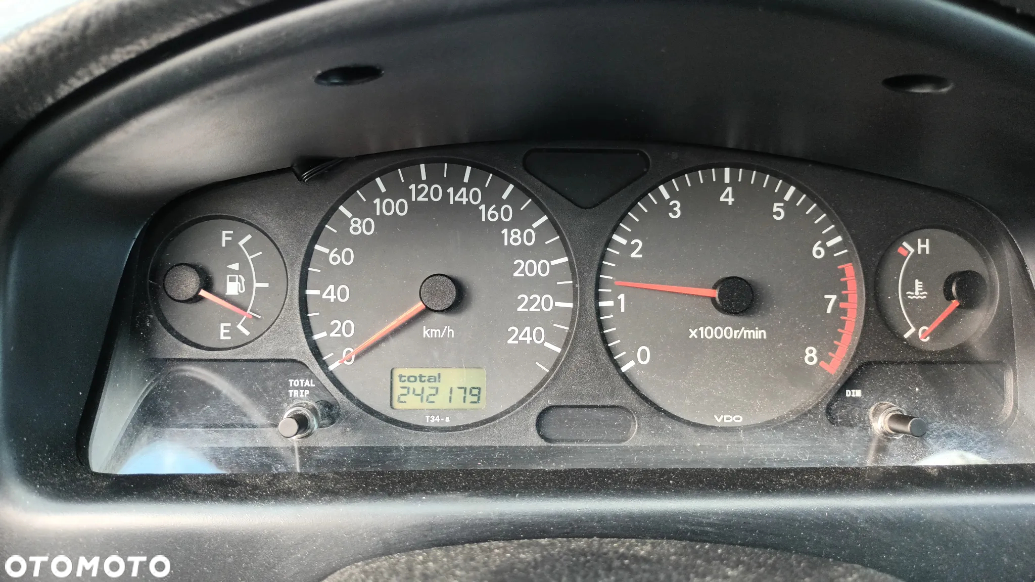Toyota Avensis 1.8 VVT-i Terra Plus - 2