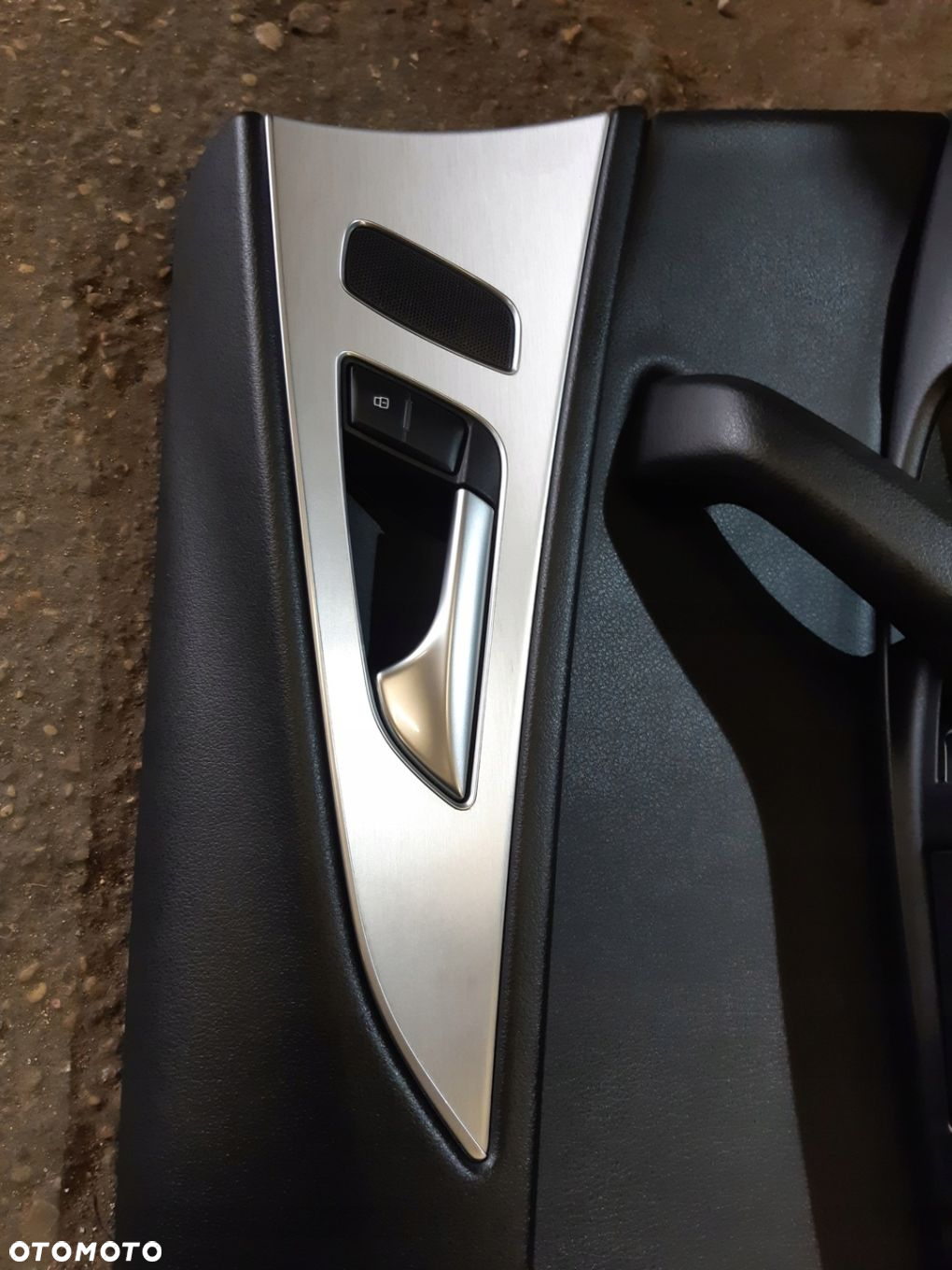 AUDI A6 C7 SEDAN BOCZEK BOSE DRZWI TAPICERKA LEWY TYŁ 4G0867221A - 9