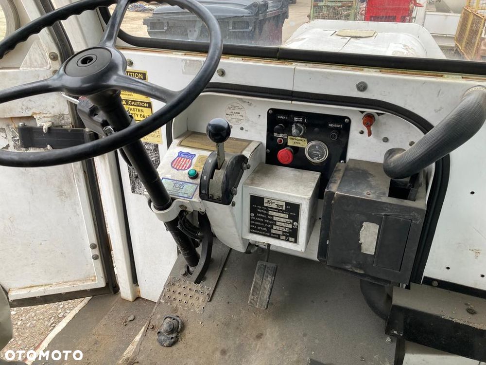 Inny TUG MA5042 - 8
