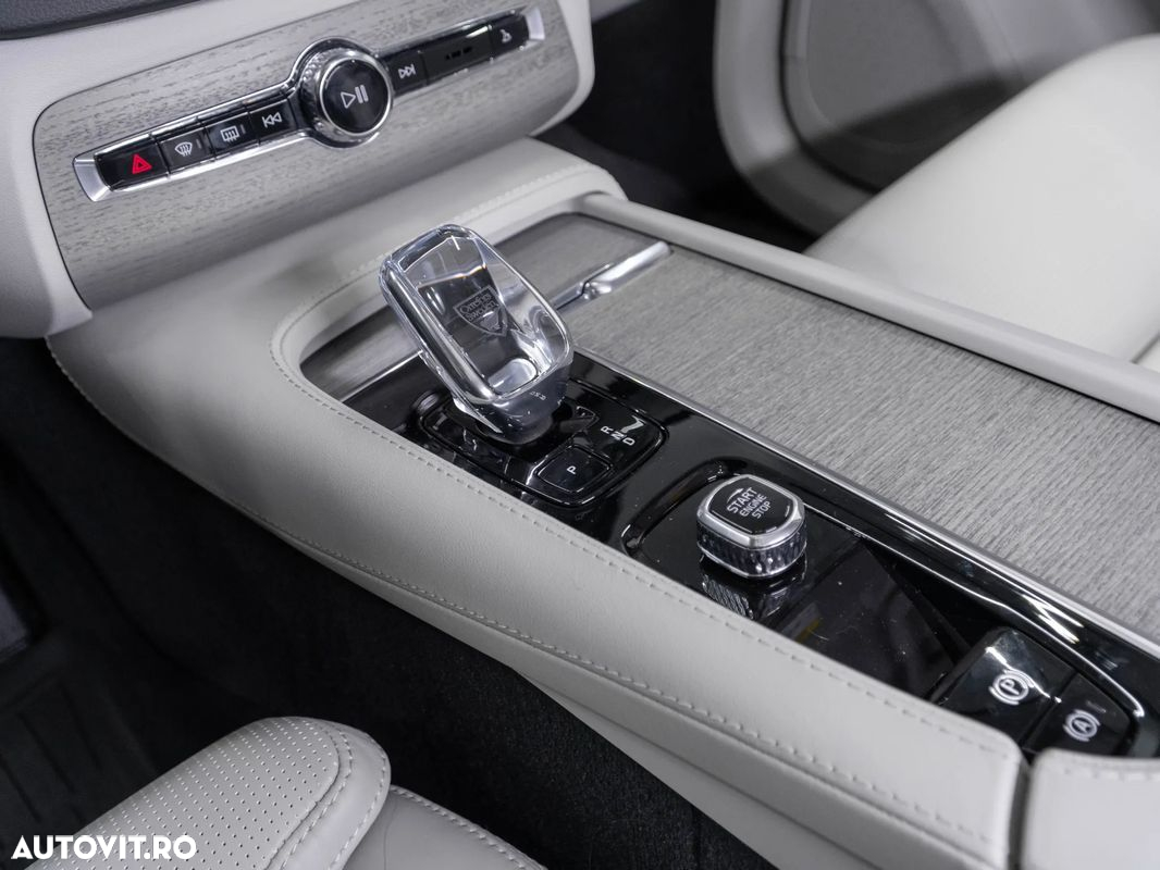 Volvo XC 90 Recharge T8 AWD Plus Bright - 26