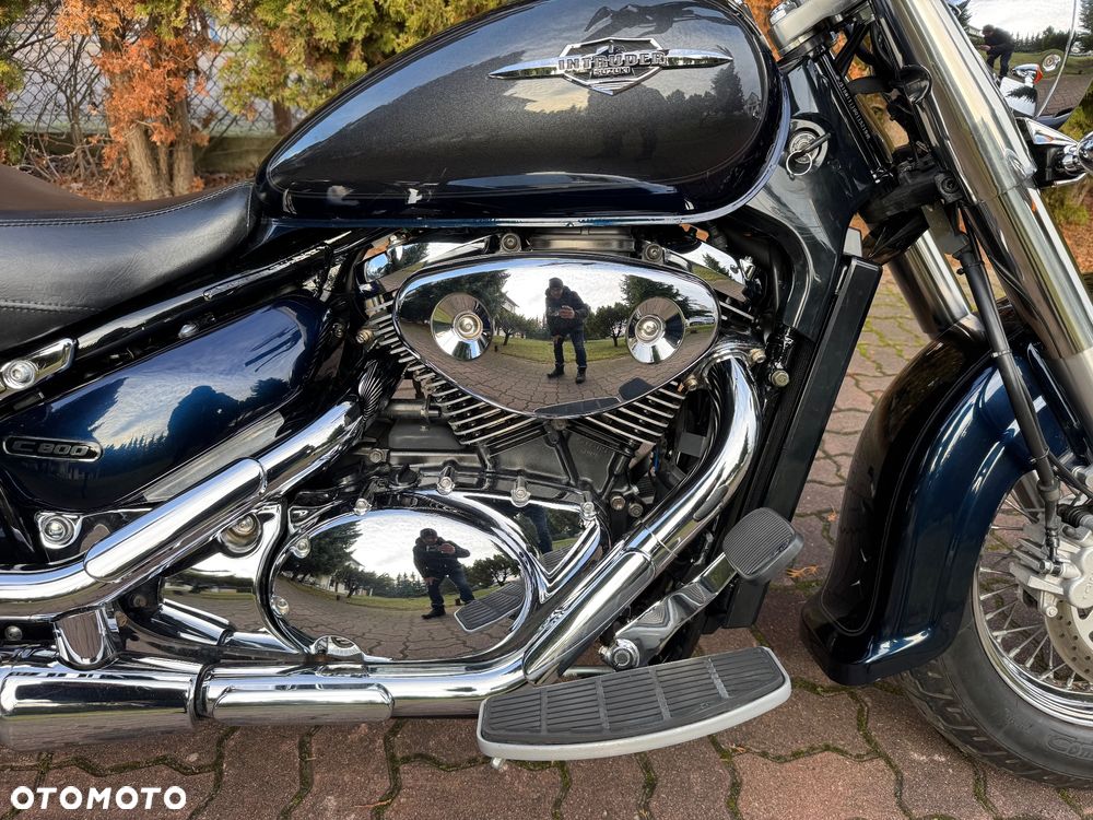 Suzuki Intruder - 6
