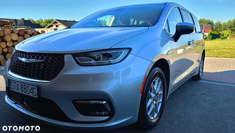 Chrysler Pacifica - 2